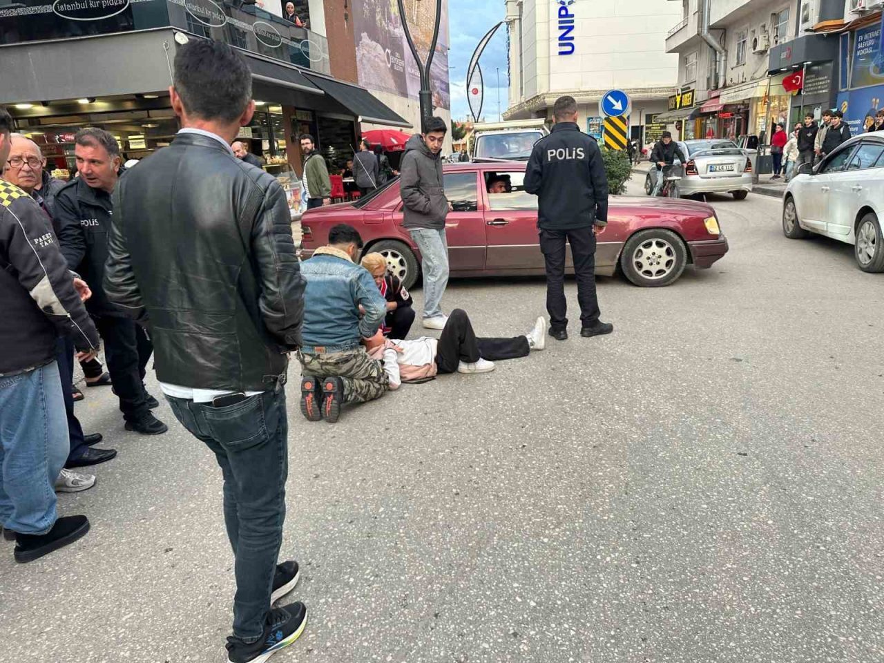 Ordu’nun Ünye ilçesinde hafif ticari aracın çarptığı bisikletli çocuk yaralandı.