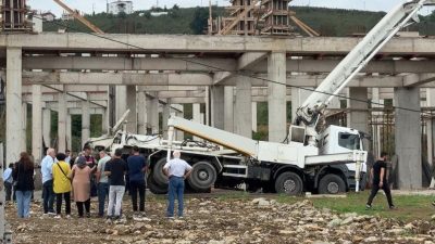 Ordu’nun Altınordu ilçesinde devrilen beton mikseri inşaatta çalışan gencin ölümüne