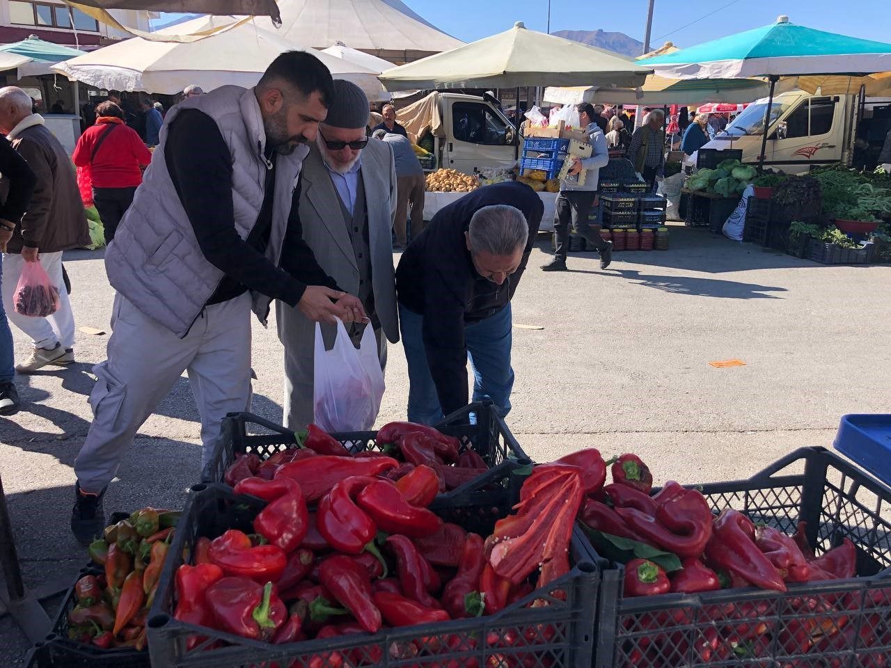 Erzincan’da Eylül ayı ile birlikte haftanın belirli günü kurulan pazarlar
