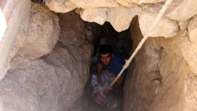 Erzincan’ın Kemah ilçesine bağlı Ayranpınar köyü sakinleri, peynirlerini soğuk hava