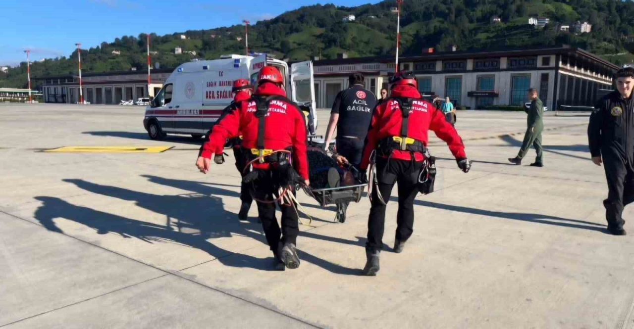 Rize’de geçtiğimiz hafta sonu yaşanan şiddetli yağışlar sonrasında yolu kapanan