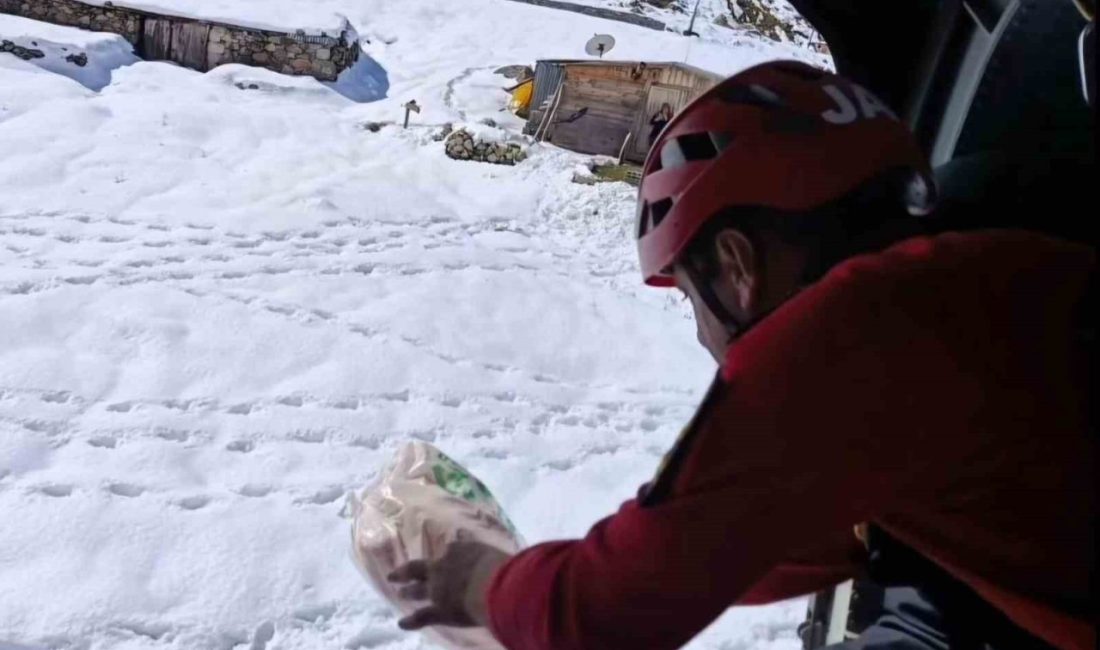 Rize’de hafta sonu yaşanan sel, heyelan ve kar nedeniyle yolları