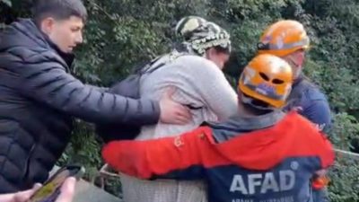 Rize’de meydana gelen heyelan nedeniyle bulundukları bölgede mahsur kalan 2