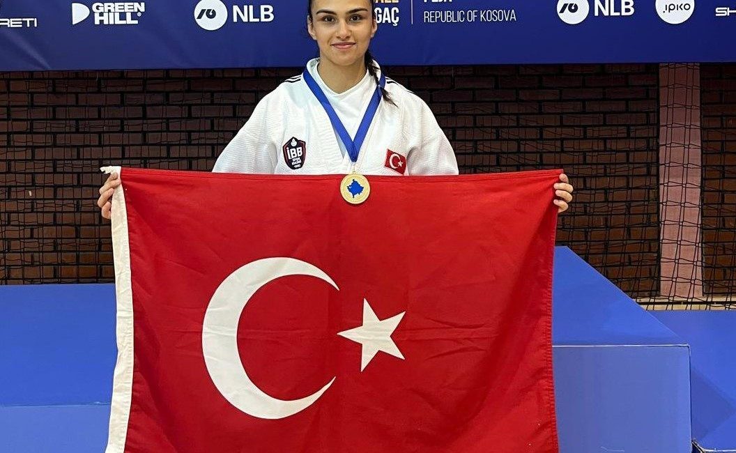 Kosova’da düzenlenen Balkan Judo Şampiyonası’nda mücadele eden Rizeli sporcu Rümeysa
