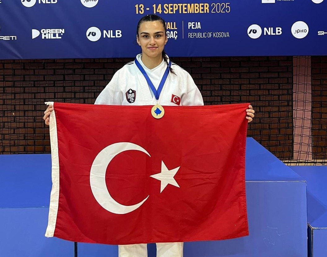 Kosova’da düzenlenen Balkan Judo Şampiyonası’nda mücadele eden Rizeli sporcu Rümeysa