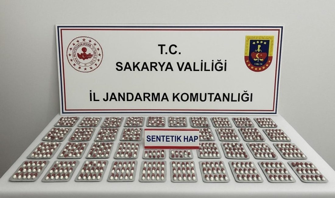 İzmir’den, Sakarya’nın Pamukova ilçesine uyuşturucu madde getirileceği ihbarı üzerine harekete