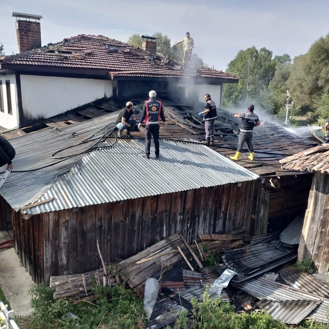 Kastamonu’nun Daday ilçesinde çıkan samanlık yangını konağa sıçramadan söndürüldü. Olay,
