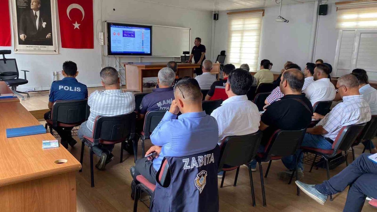 Manisa AFAD tarafından Sarıgöl’de düzenlenen eğitimde, deprem ve afetlerde alınacak