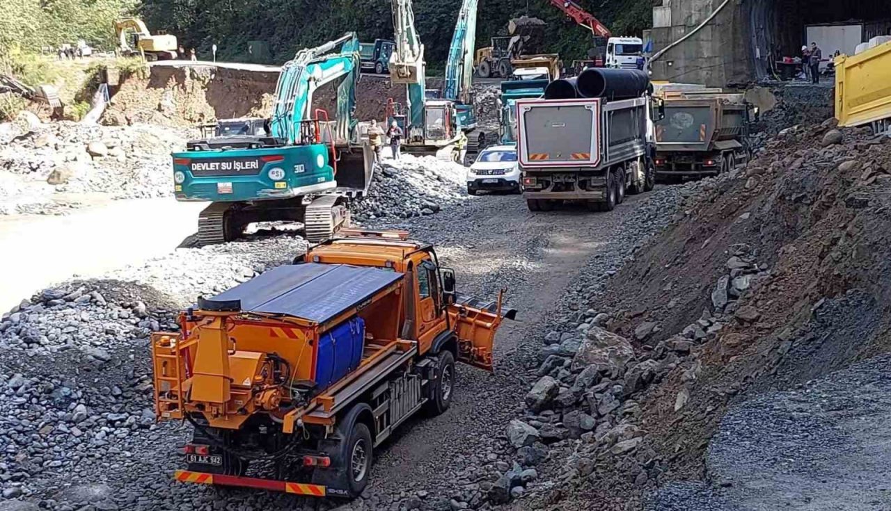 Rize’de 20 Eylül günü gece şiddetli yağışlar sonrasında oluşan heyelan