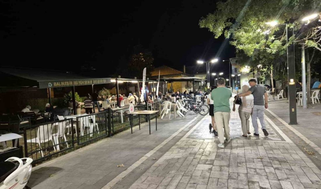 Balıkesir’in Sındırgı ilçesinde 4.9 büyüklüğündeki depremin ardından gece de 4.5