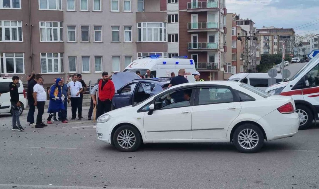 Sinop’ta iki otomobilin çarpışmasını sonucu meydana gelen trafik kazasında 2