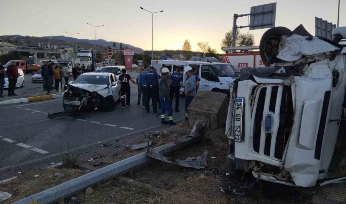 Sivas’ta fındık işçilerini taşıyan minibüs ile otomobilin çarpıştığı kazada 15