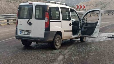 Sivas’ın Gürün ilçesinde iki aracın kafa kafaya çarpışması sonucu meydana