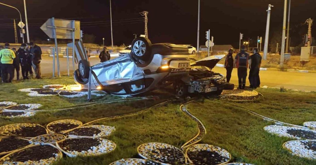 Sivas’ta iki otomobilin karıştığı kazada sürücüler yaralandı. Edinilen bilgilere göre