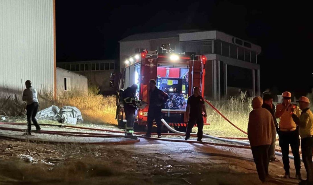 Sivas’ta Organize Sanayi Bölgesindeki (OSB) bir fabrikada çıkan yangın, itfaiye