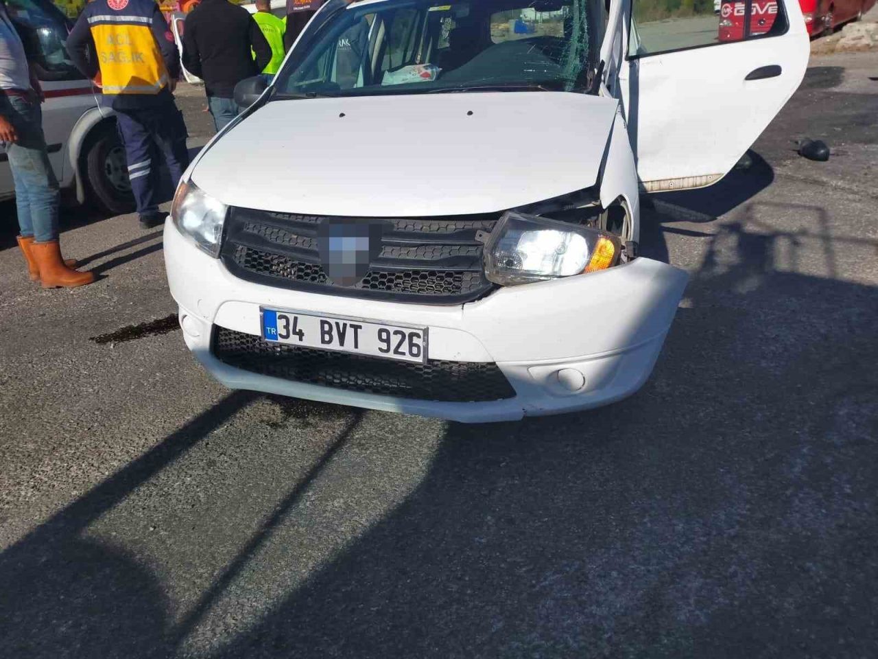 Sivas’ın İmranlı ilçesinde iki hafif ticari aracın çarpışması sonucu 4