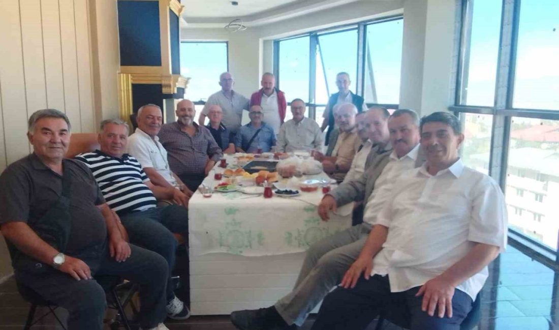 İzmir Çeşme’de 42 yıl önce birlikte askerlik yapan tertipler Erzurum’da