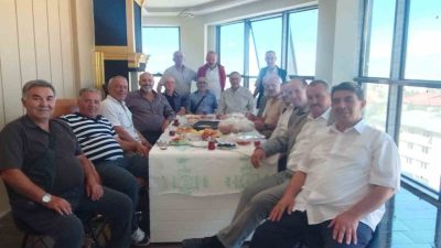 İzmir Çeşme’de 42 yıl önce birlikte askerlik yapan tertipler Erzurum’da