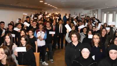 Trabzon Büyükşehir Belediyesi, üniversite sınavına hazırlanan 10 bin öğrenciye dijital