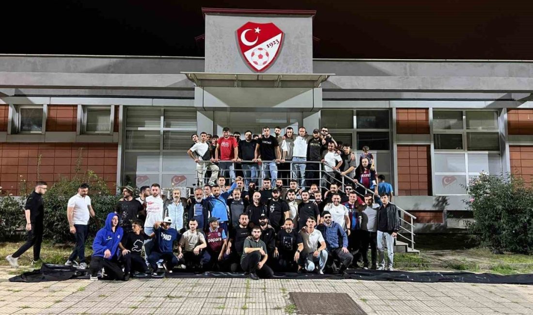 Trabzonspor taraftarları, Fenerbahçe ile Trabzonspor arasında oynanan maçın ardından gündeme