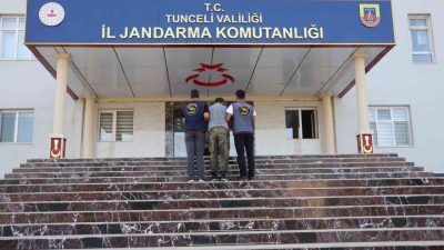 Tunceli jandarma ekipleri tarafından yapılan çalışmada, aranan 2 şüpheli yakalandı.