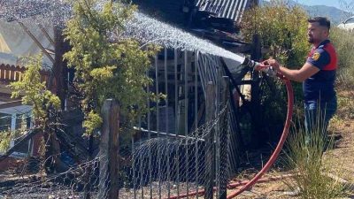 Sinop’un Türkeli ilçesinde çıkan anız yangını, yakınındaki eve sıçradı. Edinilen