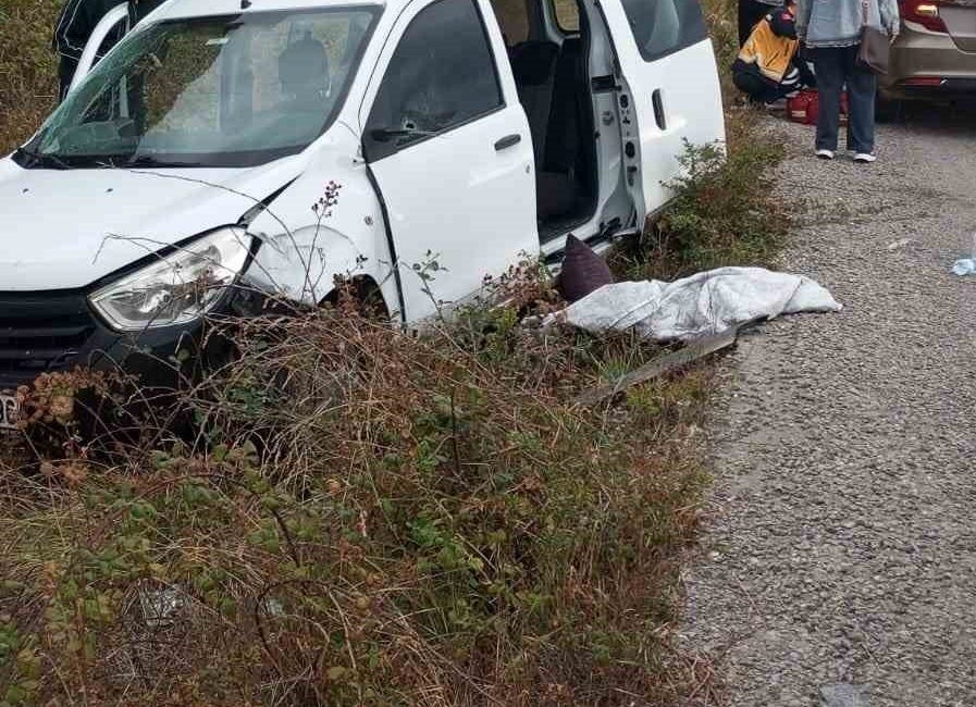 Sinop’un Türkeli-Çatalzeytin karayolunda meydana gelen trafik kazasında 3 kişi yaralandı.