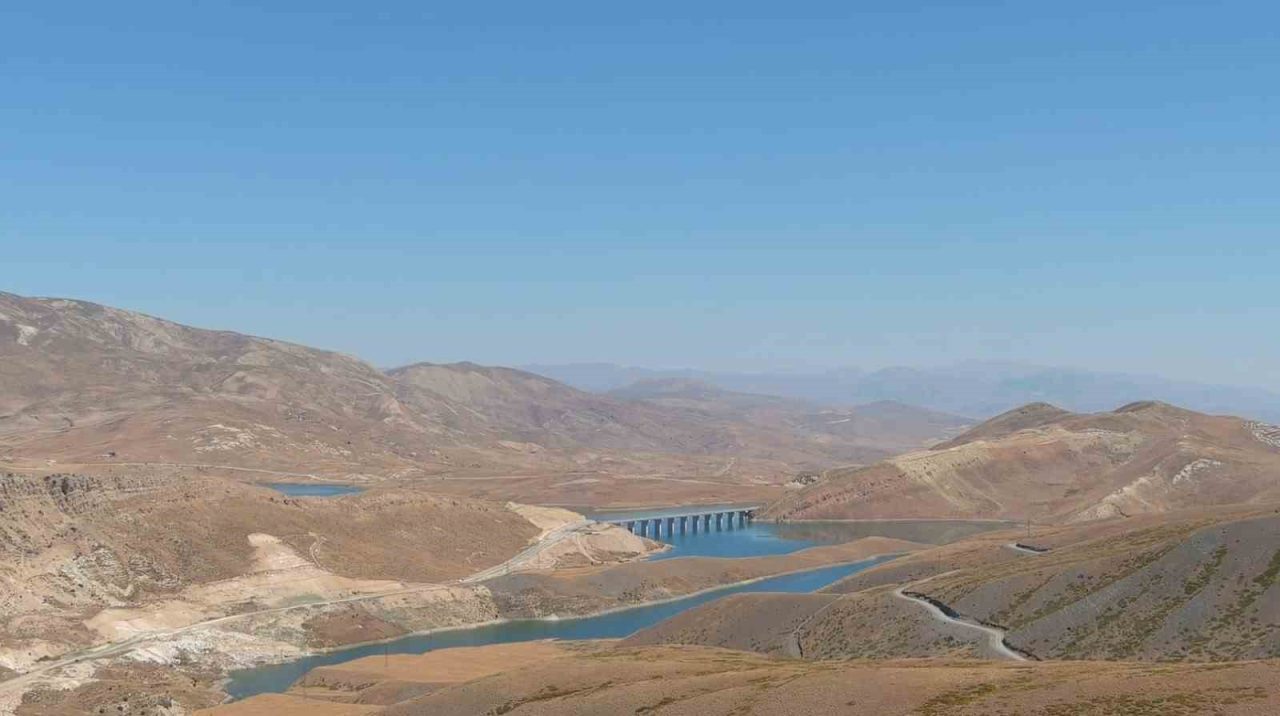 Erzincan Turnaçayırı Barajı sulaması ile 149 bin dekar arazi sulanacak.