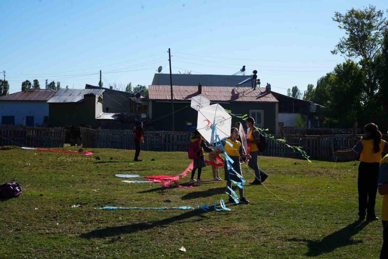 Erzurum’da lösemi teşhisi konulan ve sonrasında ilik nakli yapılan yedi