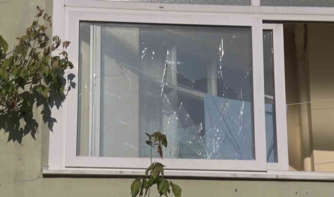 Ümraniye’de inşaat alanında kontrollü bir patlama gerçekleşti. Patlamada evler, dükkanlar