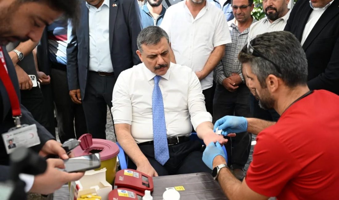 Erzurum Valisi Mustafa Çiftçi “Kan Bağışı Hayat Kurtarır” kampanyasının bu