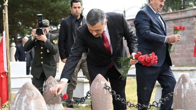 Erzurum Valisi Mustafa Çiftçi, “Gaziler Günü” vesilesiyle Karskapı Şehitliği, Erzurum