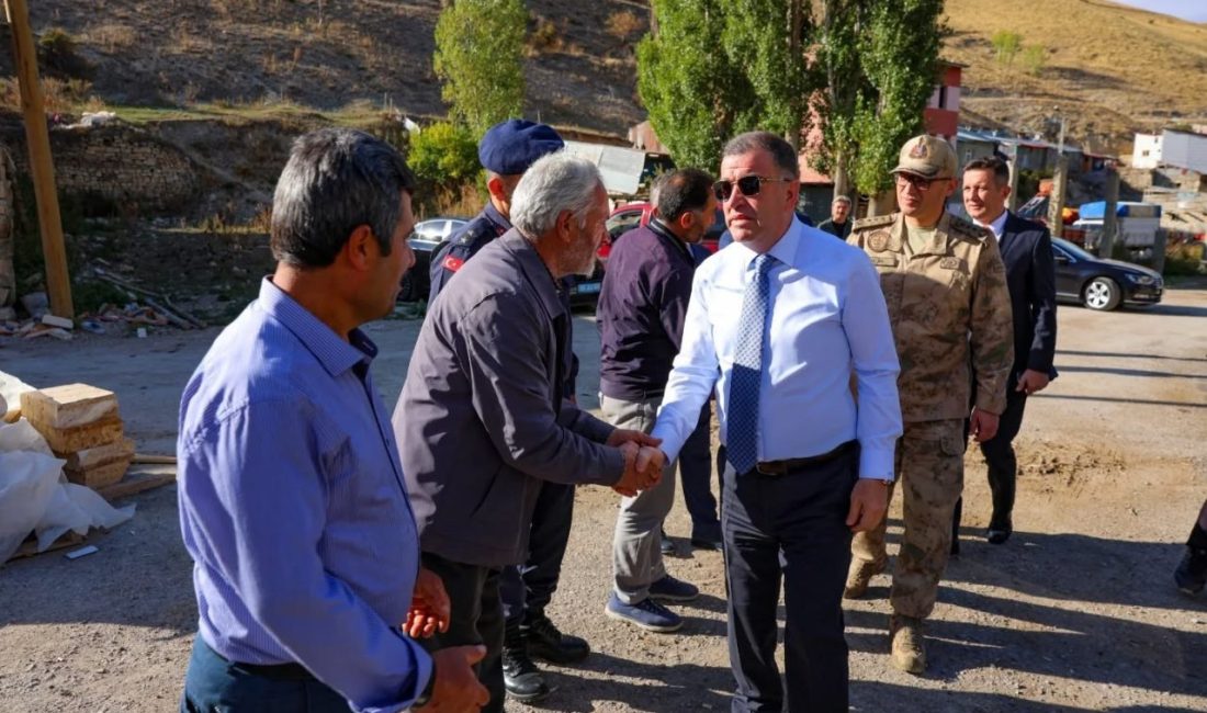 Bayburt Valisi Mustafa Eldivan, Kopuz köyünde incelemede bulundu. Vali Eldivan,