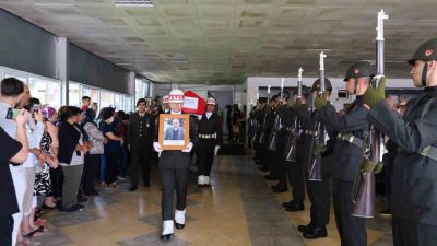 Erzincan’da vefat eden Kıbrıs Gazisi Ali Türkoğlu son yolculuğuna uğurlandı.