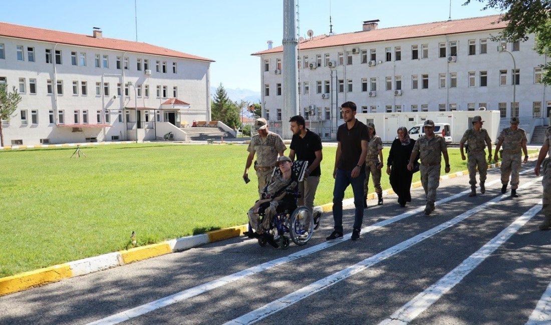 Erzincan’da fiziksel engelli Berat Asaf Yeniçeri’nin, askeri üniforma giyinme hayali