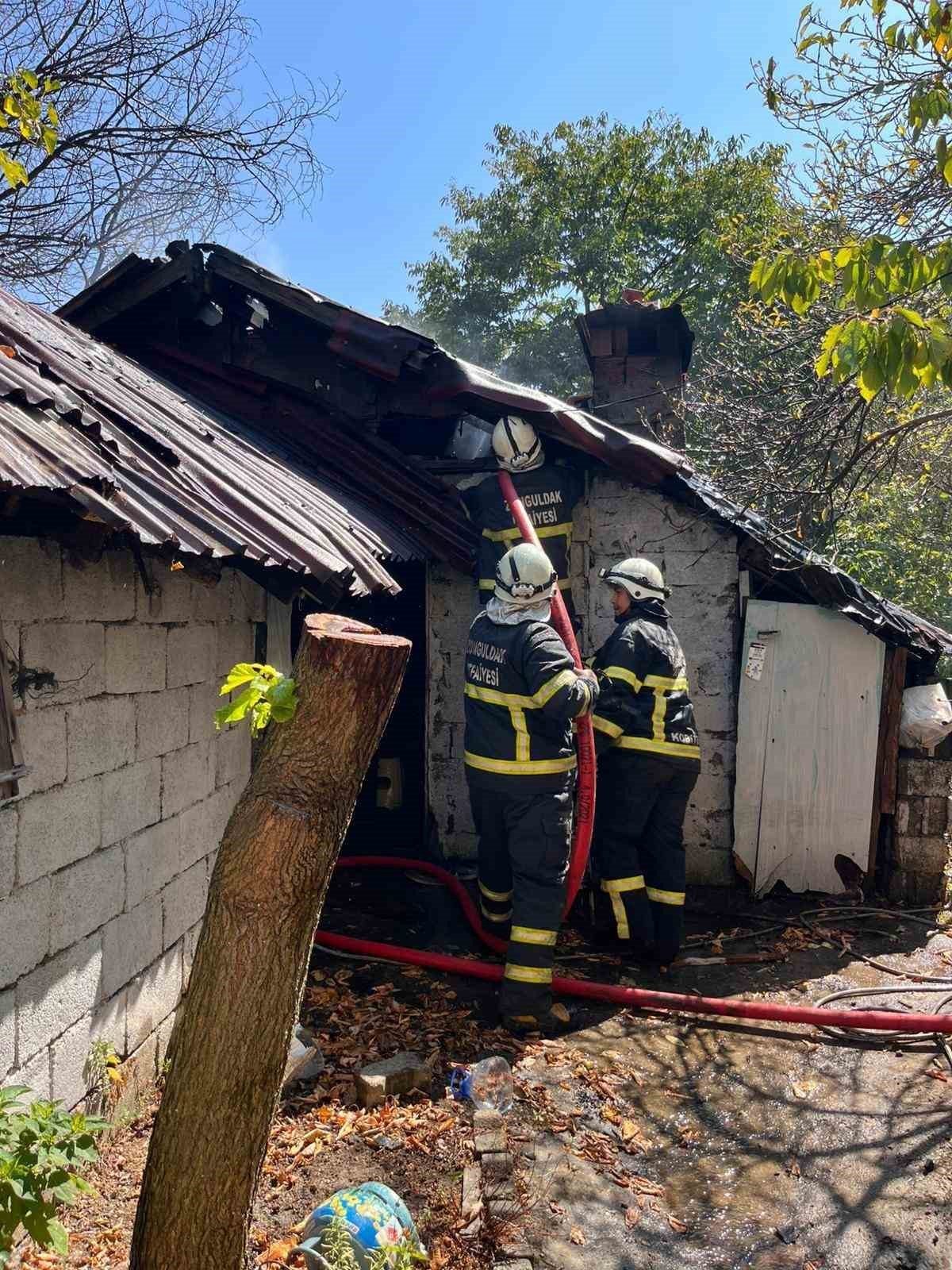 Zonguldak’ta barakada çıkan yangın korkuttu. Edinilen bilgiye göre yangın öğlen