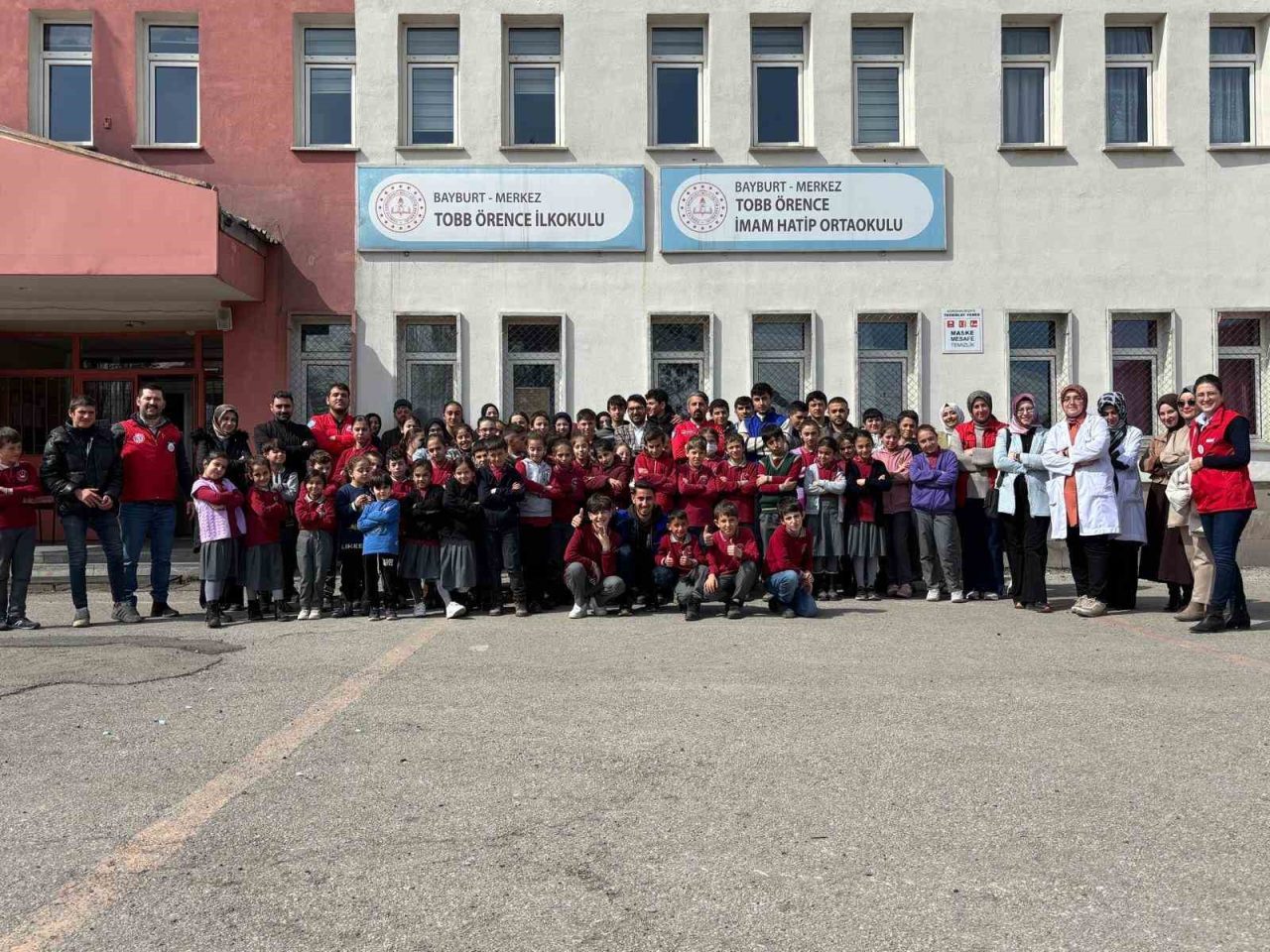 Bayburt’un Örence köyünde bulunan TOBB Örence İmam Hatip Ortaokulu, Milli