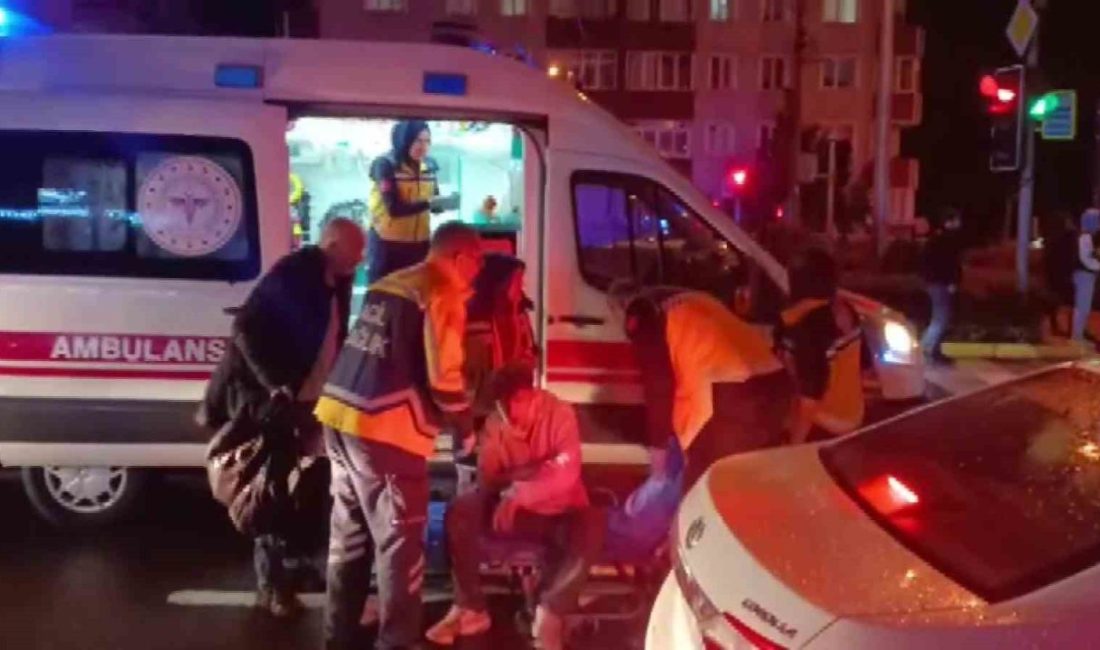 Kocaeli’nin Karamürsel ilçesinde hafif ticari araç ile otomobilin karıştığı kazada