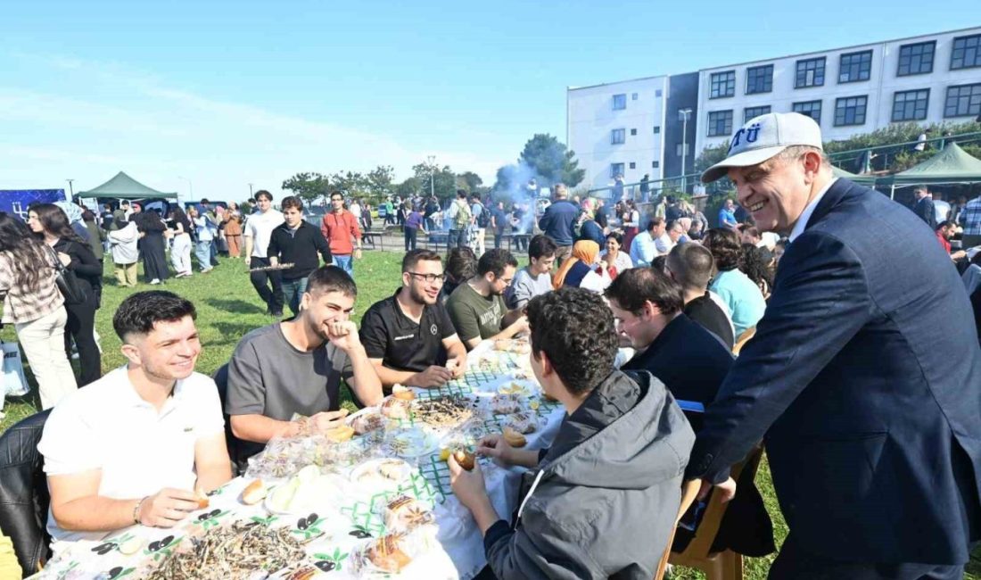 Trabzon’da her yıl Karadeniz Teknik Üniversitesinde (KTÜ) düzenlenen geleneksel hamsi