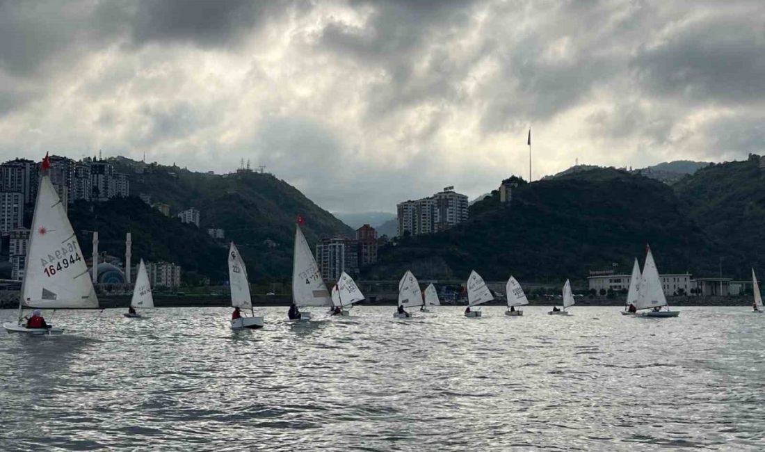 29 Ekim Cumhuriyet Bayramı etkinlikleri kapsamında düzenlenen Yelken Yarışları, Akyazı