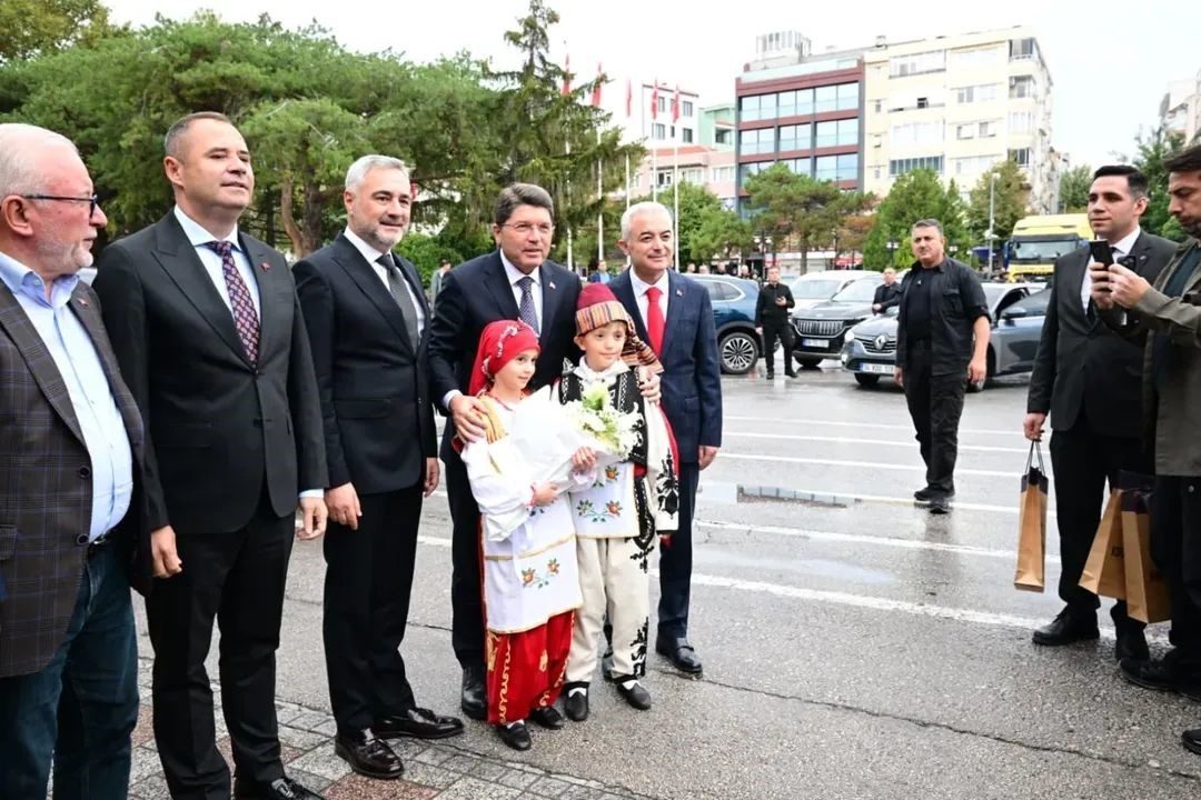 Adalet Bakanı Yılmaz Tunç, Kırklareli’nde çeşitli ziyaretlerde bulundu. Adalet Bakanı