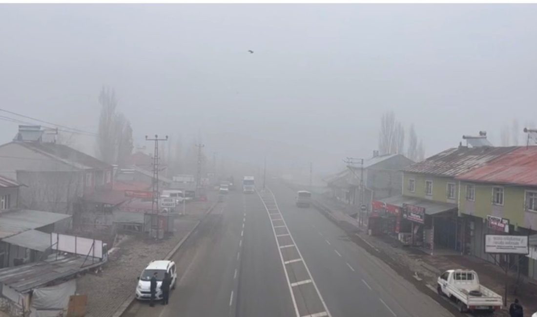 Ağrı’da sabah saatlerinde etkili olan sis, kent merkezi ve Ahmed-i