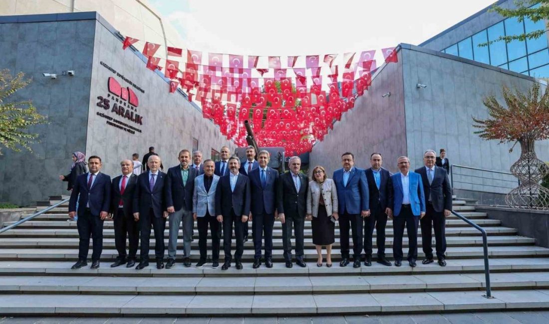 AK Parti Genel Başkan Yardımcısı ve Yerel Yönetimler Başkanı Mustafa