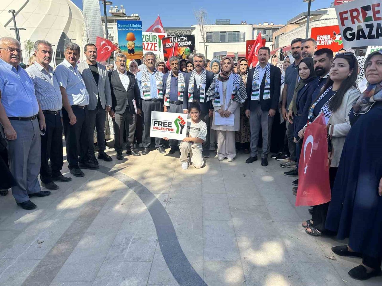 AK Parti Adıyaman Kadın Kolları Başkanlığı tarafından, Gazze’de yaşanan insanlık