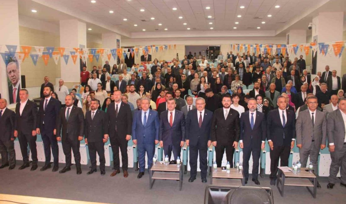 AK Parti Kocasinan İlçe Danışma Meclisi Toplantısı düzenlendi. Toplantıda konuşan