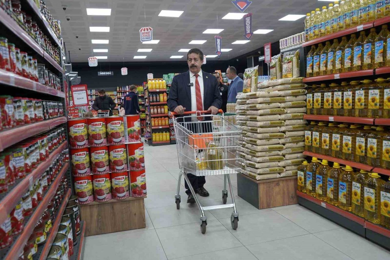 AK Parti milletvekili Abdurrahim Fırat, Erzurum Büyükşehir Belediyesi’nin açtığı Halk