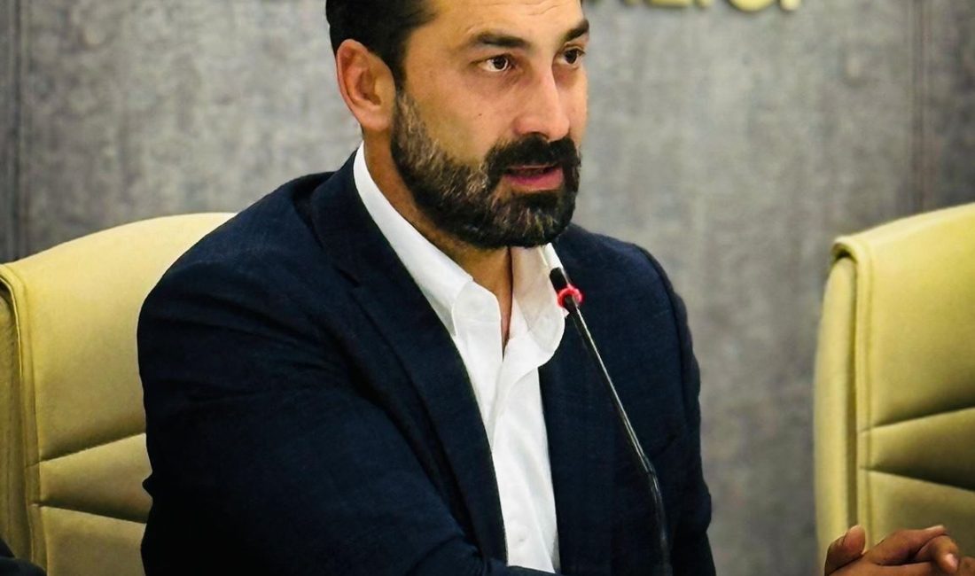 AK Parti MKYK Üyesi ve Manisa Milletvekili Mücahit Arınç, Cumhuriyet