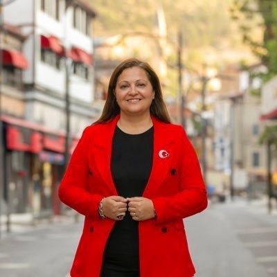 AK Parti’ye geçeceği söylenilen Afyonkarahisar’ın CHP’li Belediye Başkanı Burcu Köksal,