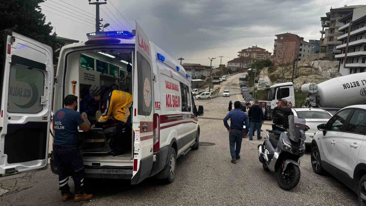 Zonguldak’ın Alaplı ilçesinde direksiyon hakimiyetini kaybeden motosiklet sürücüsü yaralandı. Kaza,