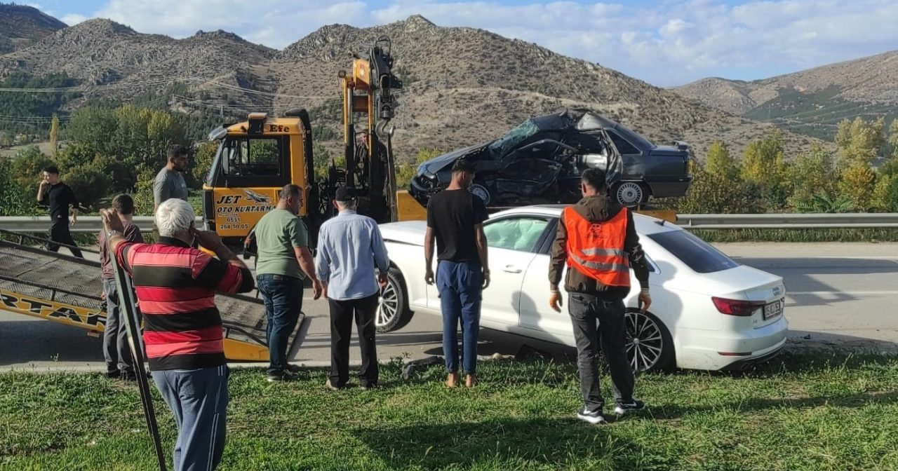 Amasya’da dün iki sivil aracın çarpıştığı kazada yaralanan başpolis Ercan